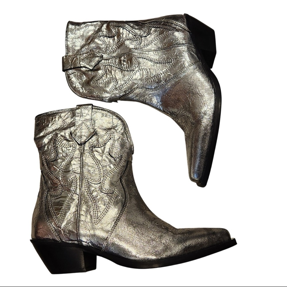 Free People Way Out West Silver Metallic Western Ankle Boots – Size 8 (38.5) - Picture 4 of 7